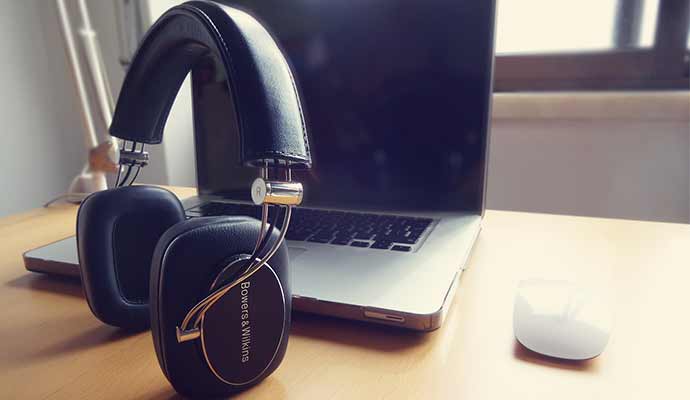 Bowers & Wilkins P7 headphones