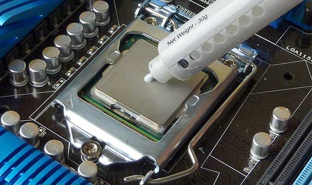 Change the Thermal paste on the CPU